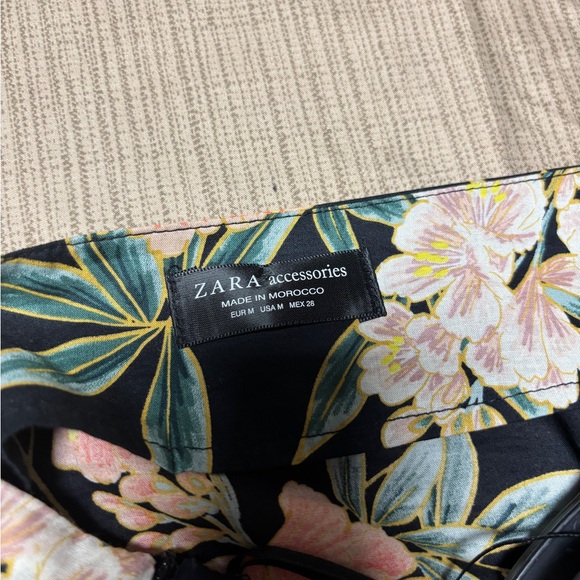 Zara Black Bodysuit with Asymmetrical Ruffle Sleeve - Picture 3 of 4